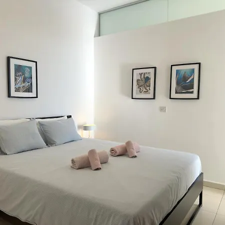 Breathtaking Sea And Marina View Center 2 Bdr 公寓 拉纳卡
