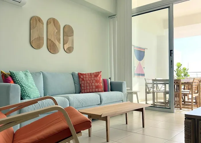 Apartamento Breathtaking Sea And Marina View Center 2 Bdr Lárnaca